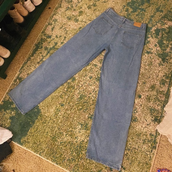 High-waist Parallel Jeans in Light Wash Denim / Size Medium - Picture 3 of 6
